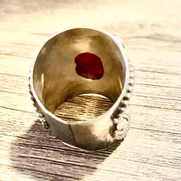 Elegant extra Wide Silver Band stamped “India 925 “Ruby Gemstone Ring - Picture 5 of 6